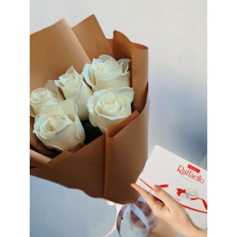 Комбо 5 роз+ Raffaello