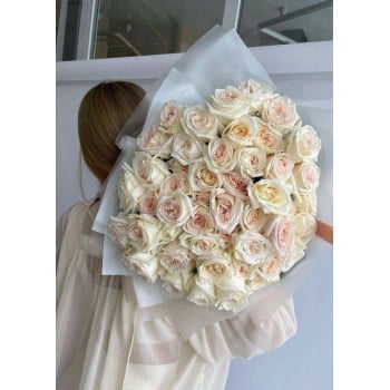 101 пионовидные розы